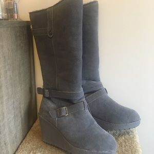 Bearpaw Grey Suede Wool Wedge Boots - Size 9